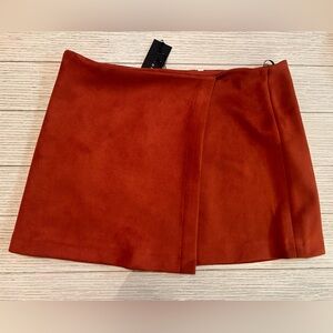 Gianni Bini Suede Skirt, Size 12, NWT